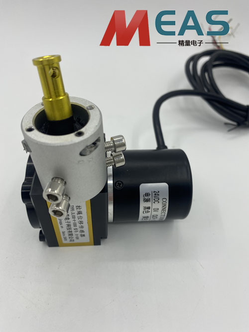 ����λ�ƾ��a������(zh��n)�o(w��)�`�ؑ�(y��ng)����늙C(j��)�Ķ�λ�y(c��)��ϵ�y(t��ng)��